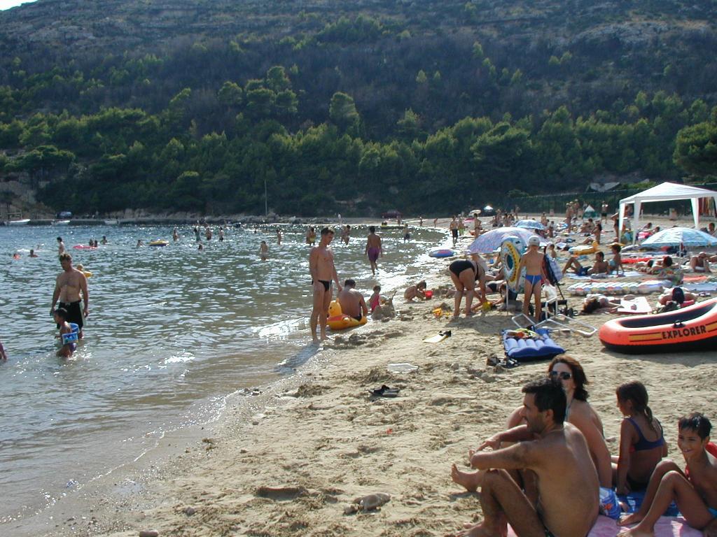 Prapratno, Ston