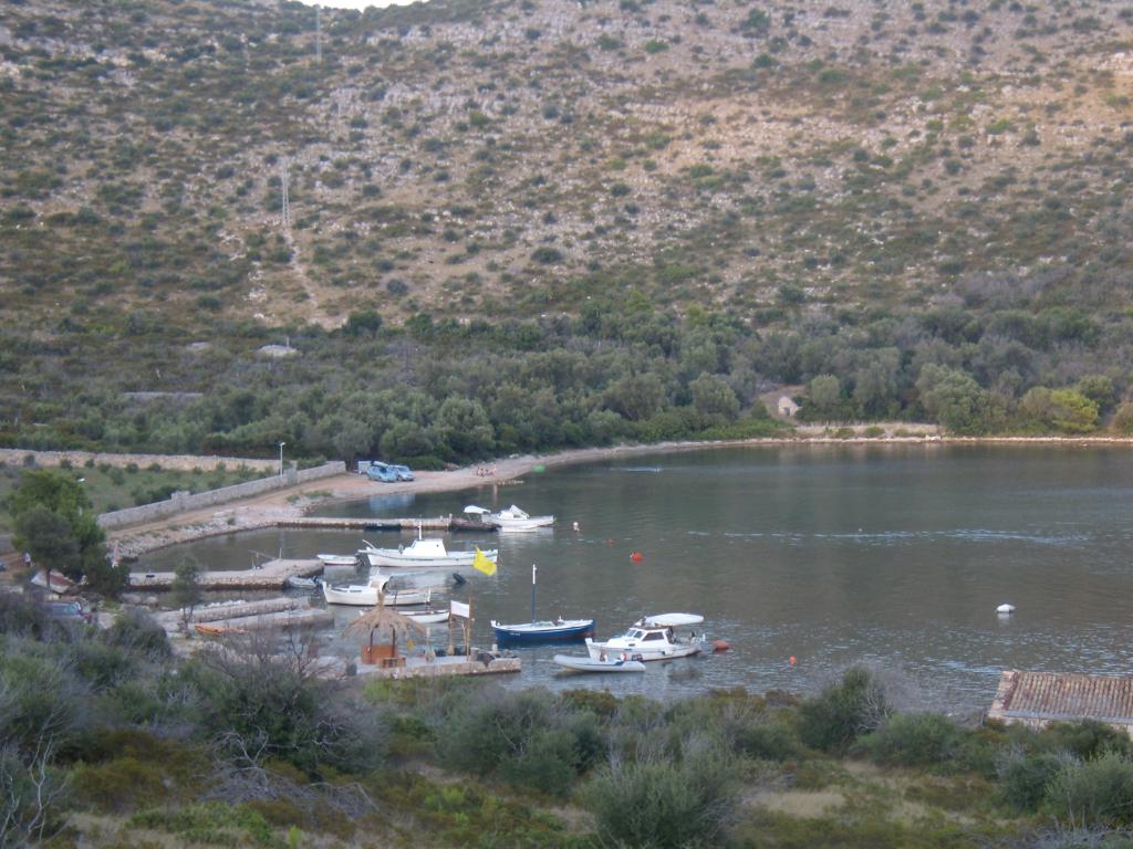 Skrivena luka, Lastovo