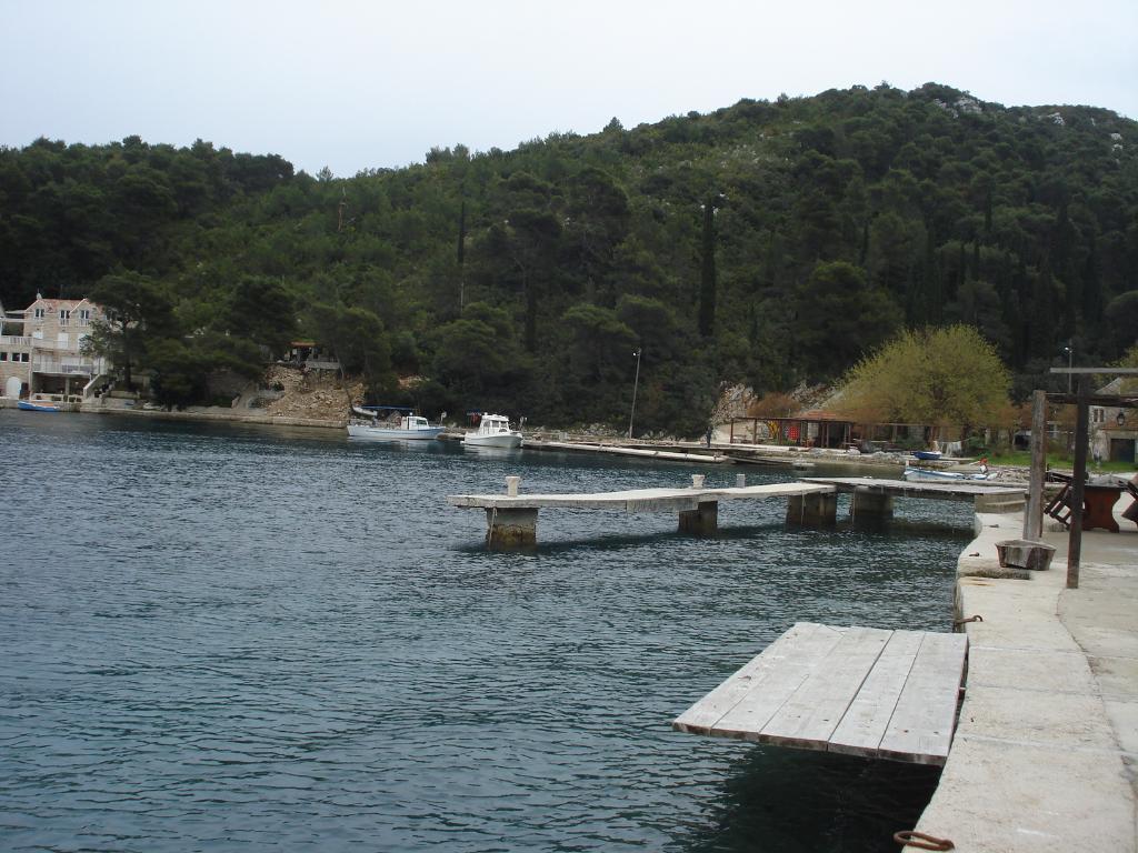 Kobaš, Ston