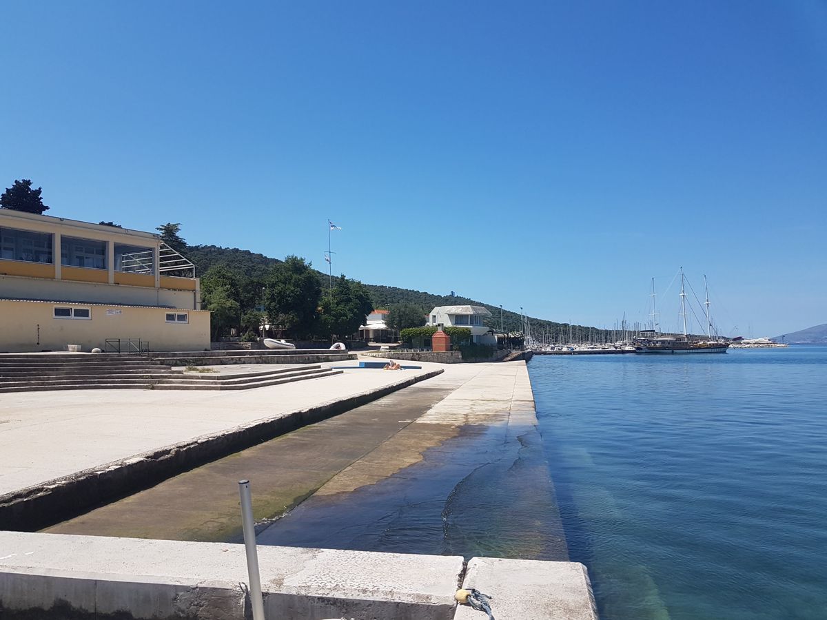 Gusar, Split