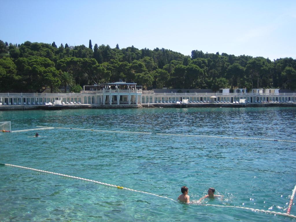 Gradska plaža Bonj, Hvar
