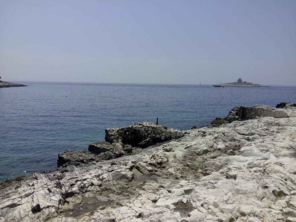 Uvala Pokonji Dol - zapad, Hvar