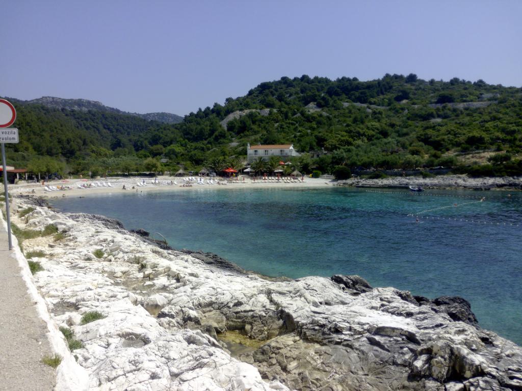 Uvala Pokonji Dol - istok, Hvar