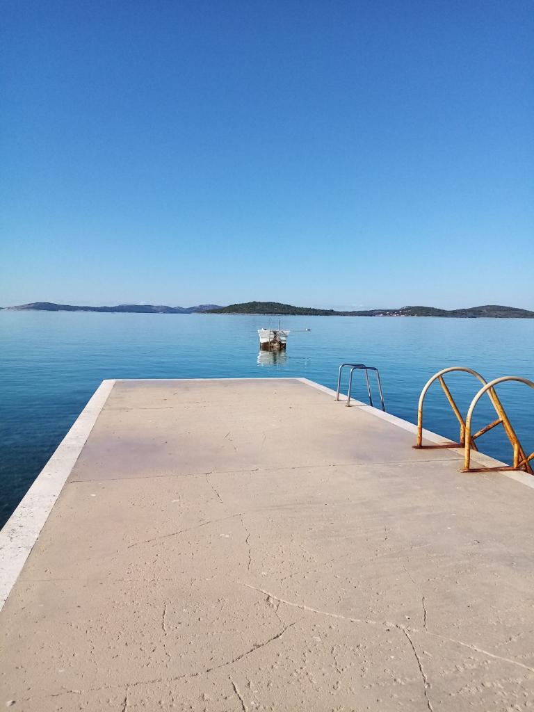 Jadrija, kabine desno, Šibenik