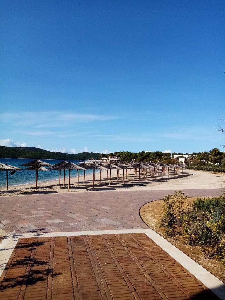 Solaris H. Jure, Palma, Šibenik