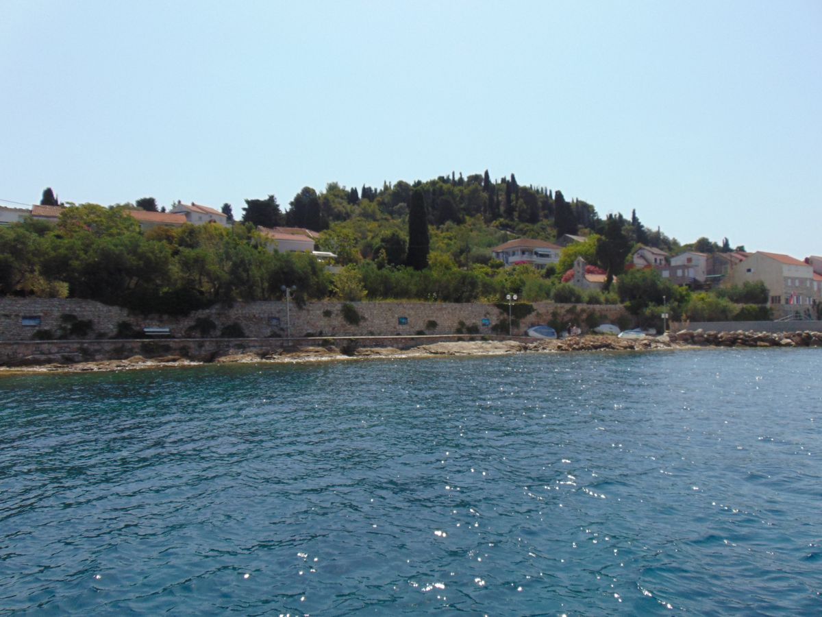 Pod Crkvicom, Preko