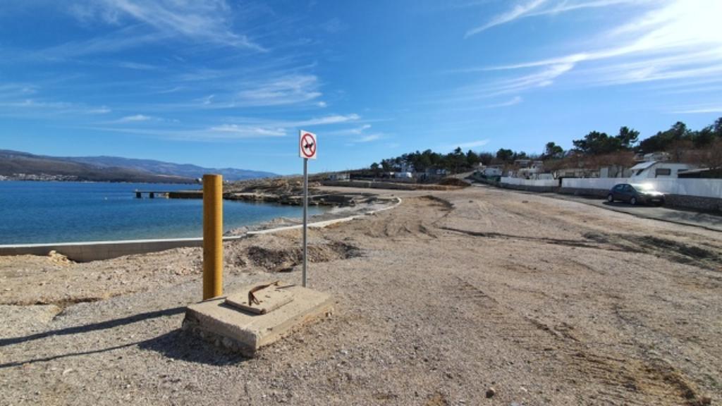 ispred kampa Tiha, Otok Krk