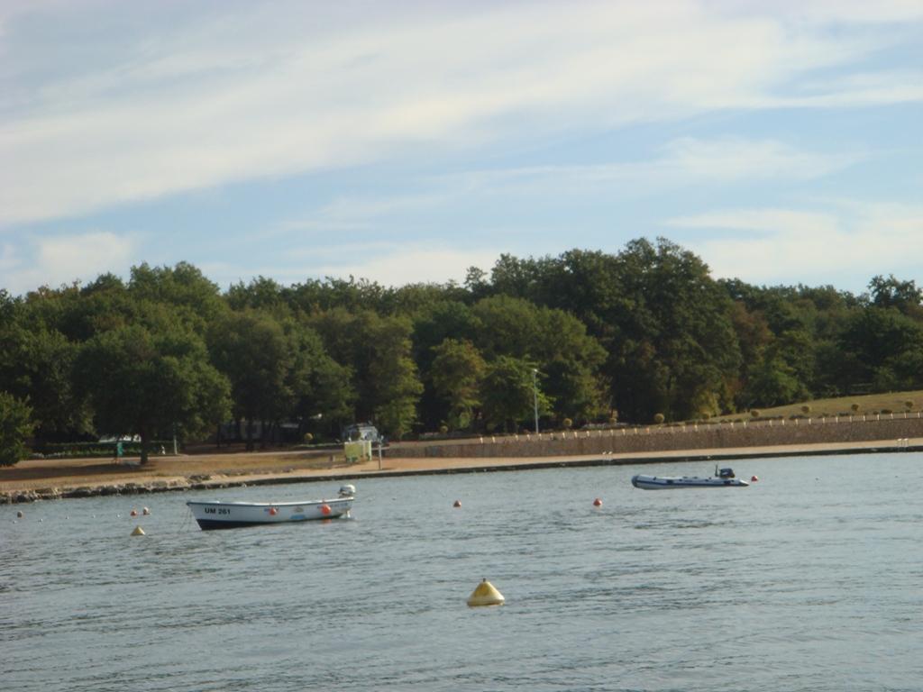 Uvala Kanova - Ispod restorana, Brtonigla