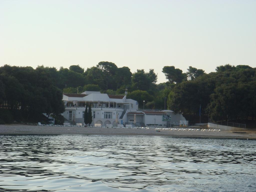 Uvala Sv. Ivan - Plaža Ambrela, Pula
