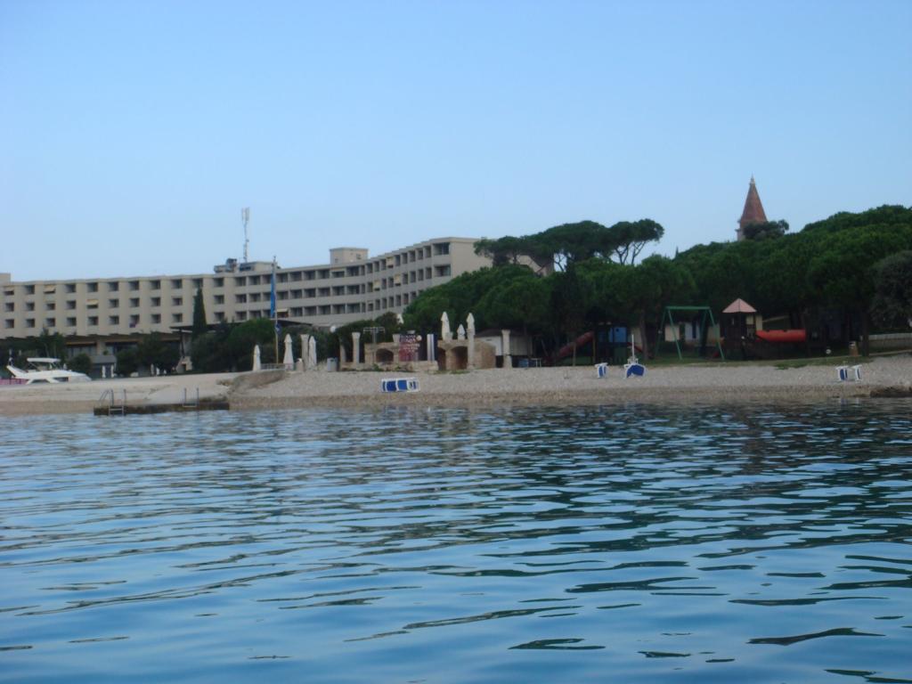 Crveni otok - Uvala istočno od nasipa, Rovinj